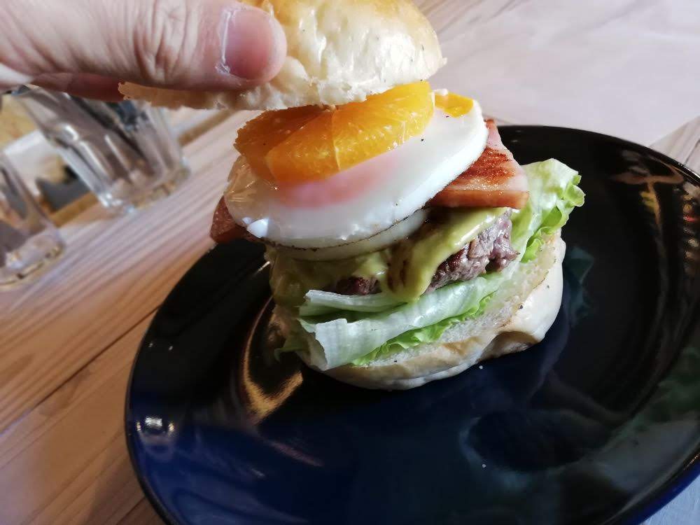 ラブユアネイバー