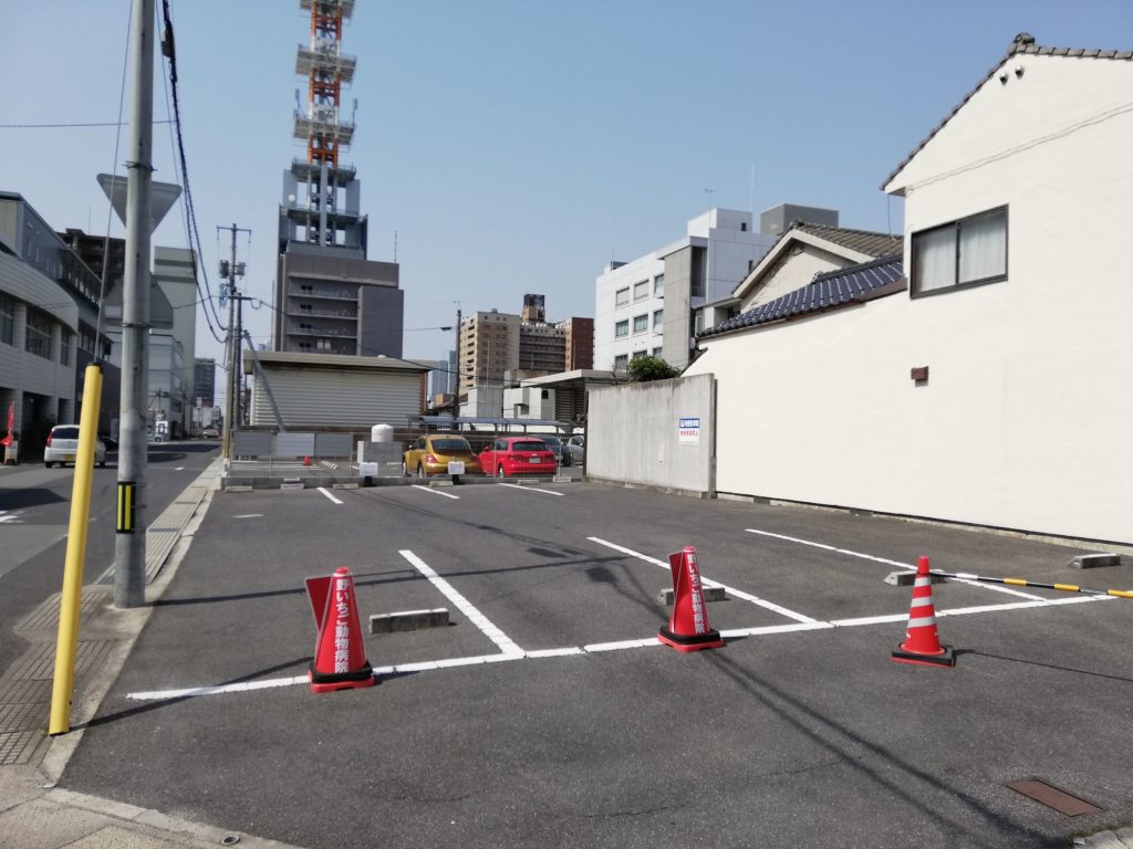 駐車場：大盛況のタピオカとクレープ専門店SeptemberCall(セプテンバーコール）テイクアウトしてタピ活！松江市朝日町