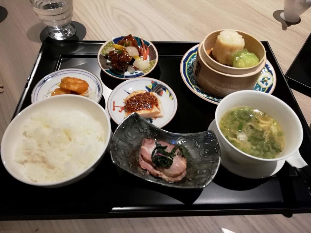 主菜（ミニ）三種セット　1500円