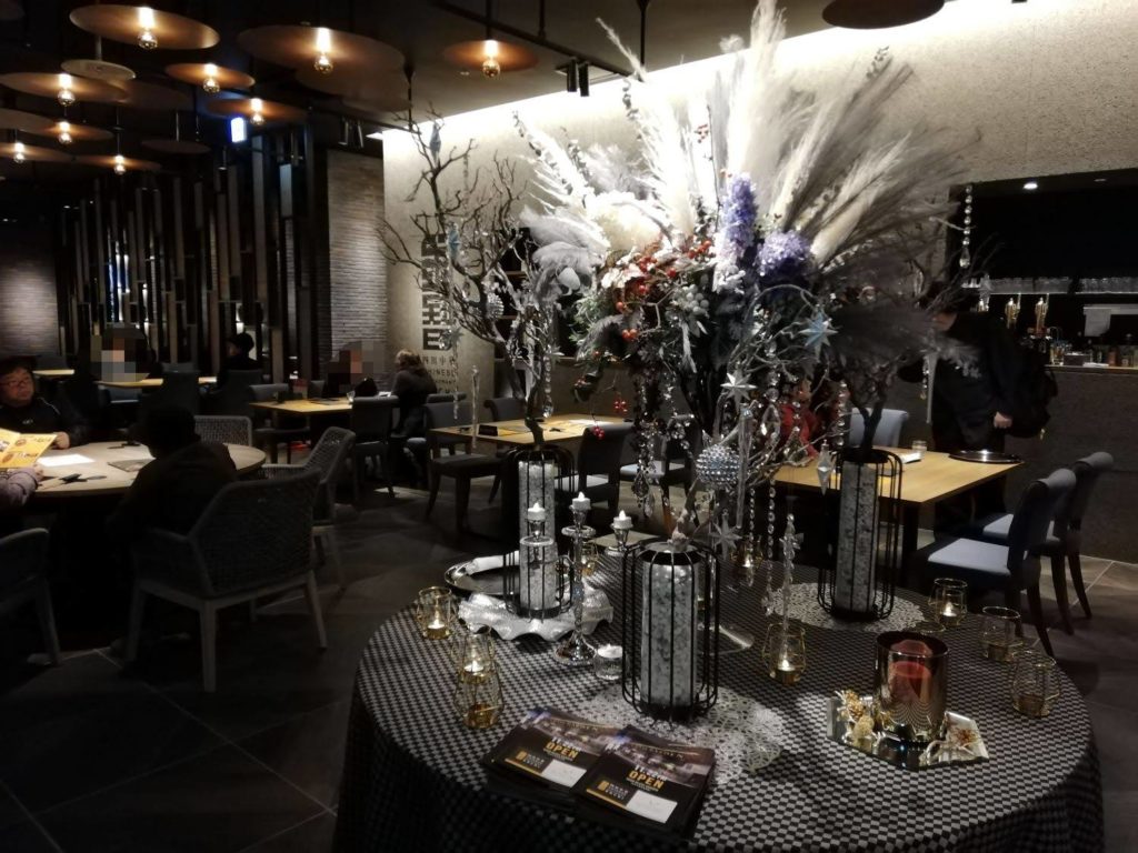 四川中華GOCHI入店目の前のデコレーション