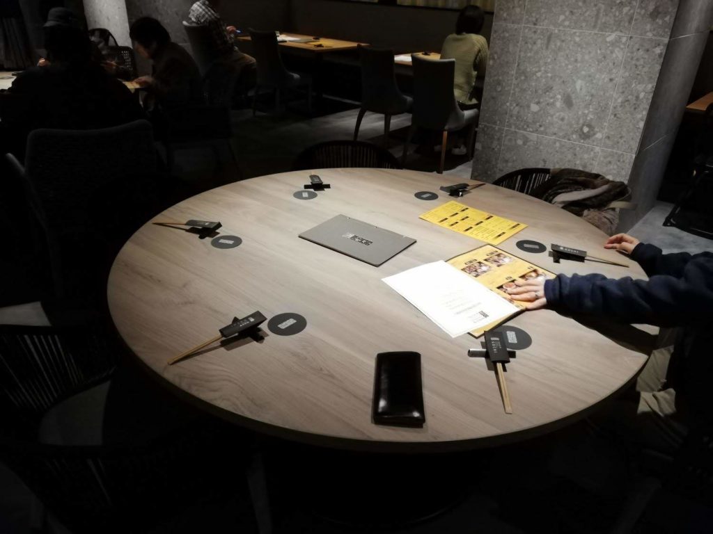 四川中華GOCHIの中央丸テーブル