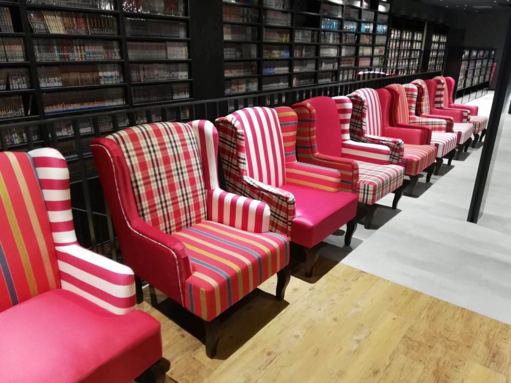 米子マンガミュージアムの椅子