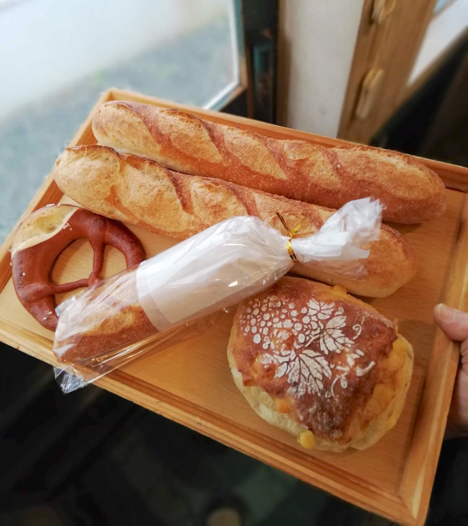 ホームメイドメルシー|小さな店内に玄人好みの極上パンがたっぷり|松江市西浜佐陀町