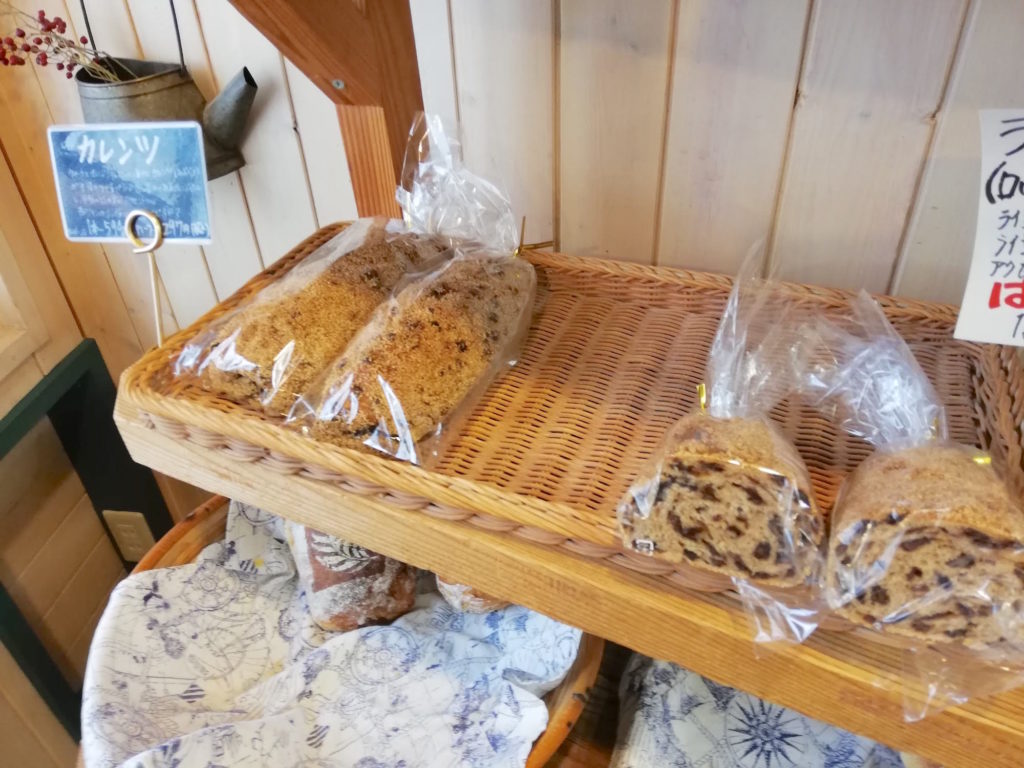 ホームメイドメルシー|小さな店内に玄人好みの極上パンがたっぷり|松江市西浜佐陀町